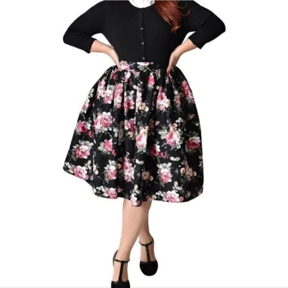 Unique Vintage Full Skirt. Romcomcore, Floral, Retro